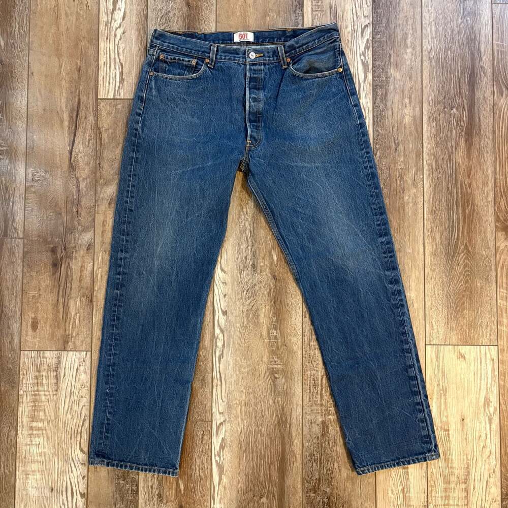 Levi’s 501 Jeans Mens 40x36 Tag 38x32 Actual Blue Straight Button Fly